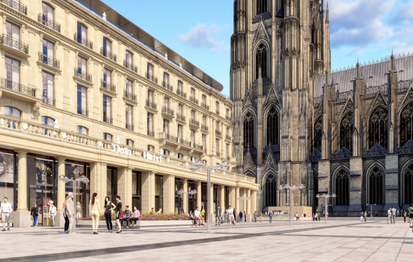 Außenansicht des Domhotel Köln mit dem Kölner Dom im Hintergrund